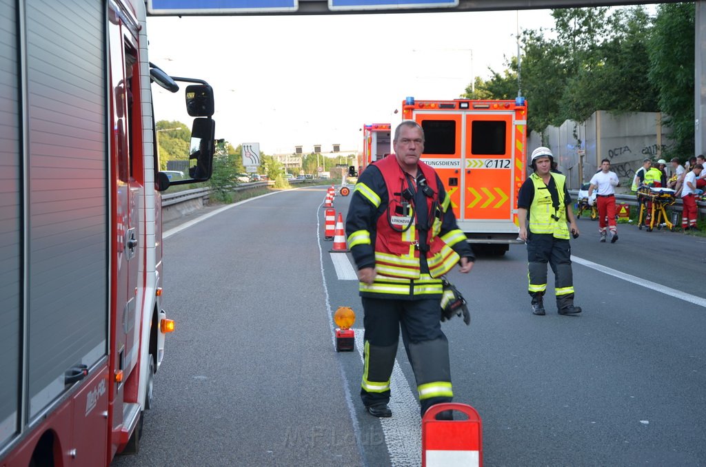 Einsatz BF Koeln Klimaanlage Reisebus defekt A 3 Rich Koeln hoehe Leverkusen P082.JPG